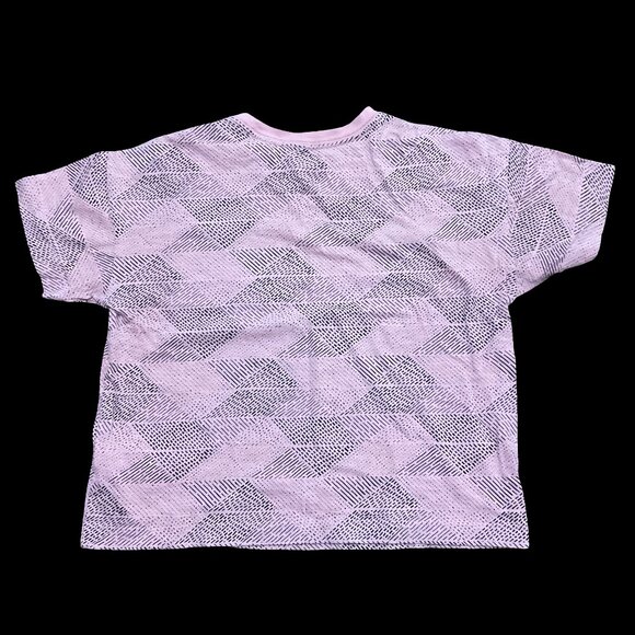 👣 5/$25 - Salmon/Black Geometric Print Tee w/ Pocket Detail - Picture 2 of 2